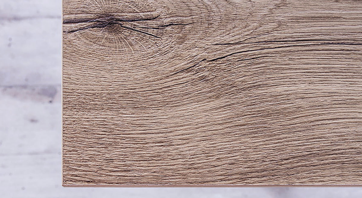 Plateau en bois naturel avec veinures apparentes, représentant la finition du modèle GENIALE Mélaminé Nodato pour une table extensible élégante et contemporaine.