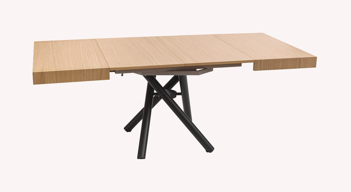 Table extensible en bois clair avec pieds noirs croisés, modèle Levante M04W04