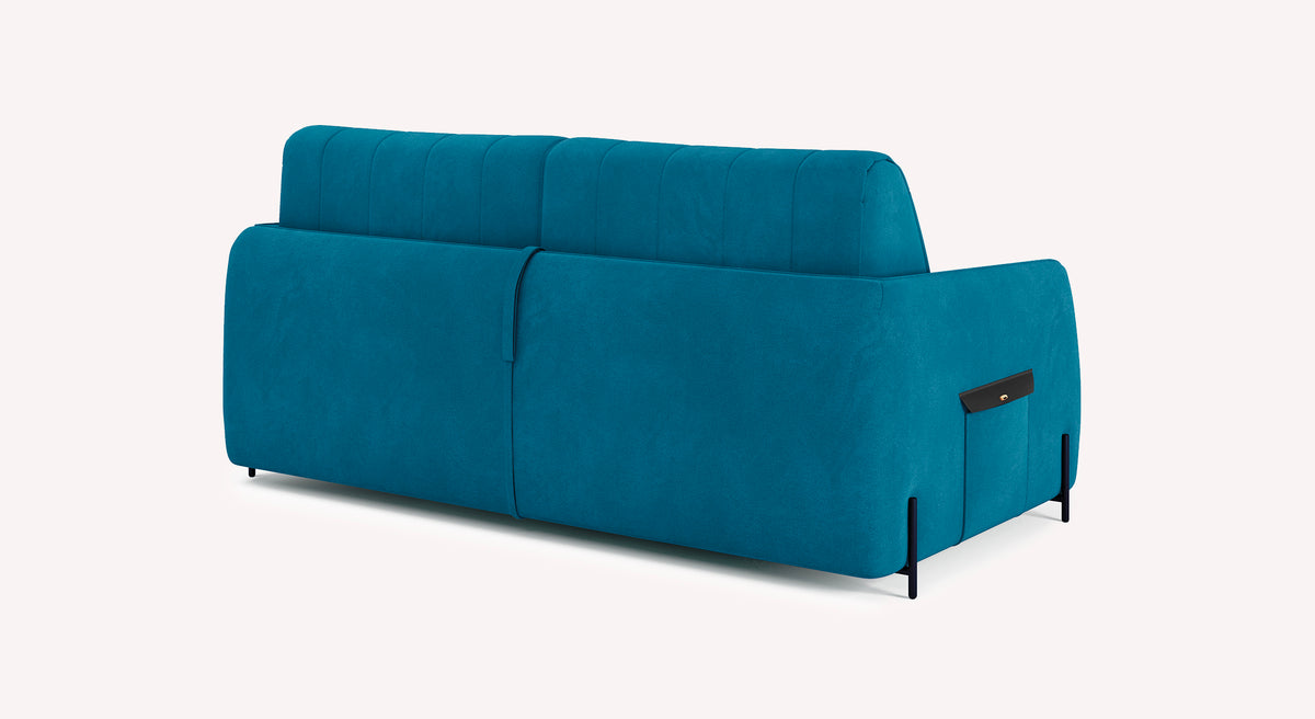 Canapé convertible Horus en velours mat bleu pétrole, vue arrière, avec pieds noirs et poche latérale