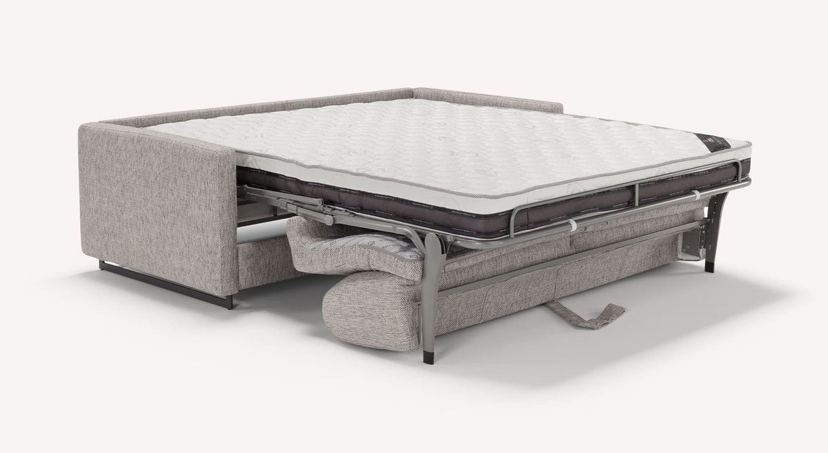 Canapé convertible BZ en tissu gris clair avec matelas intégré déplié, modèle JUSTIN Mariclo Etain, idéal pour couchage quotidien alliant confort et praticité.