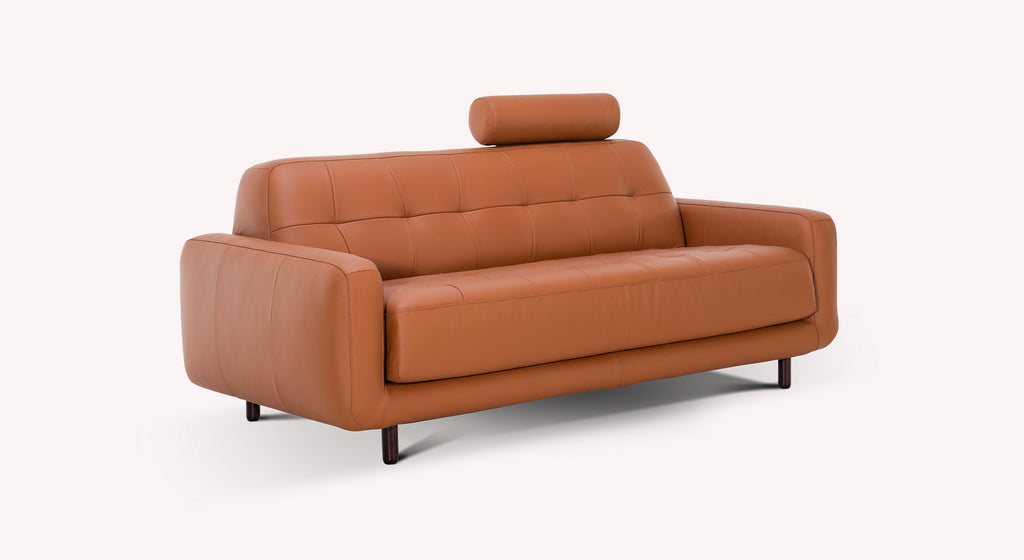 Canapé convertible en cuir Sydney couleur cognac, modèle Clark, avec appuie-tête cylindrique