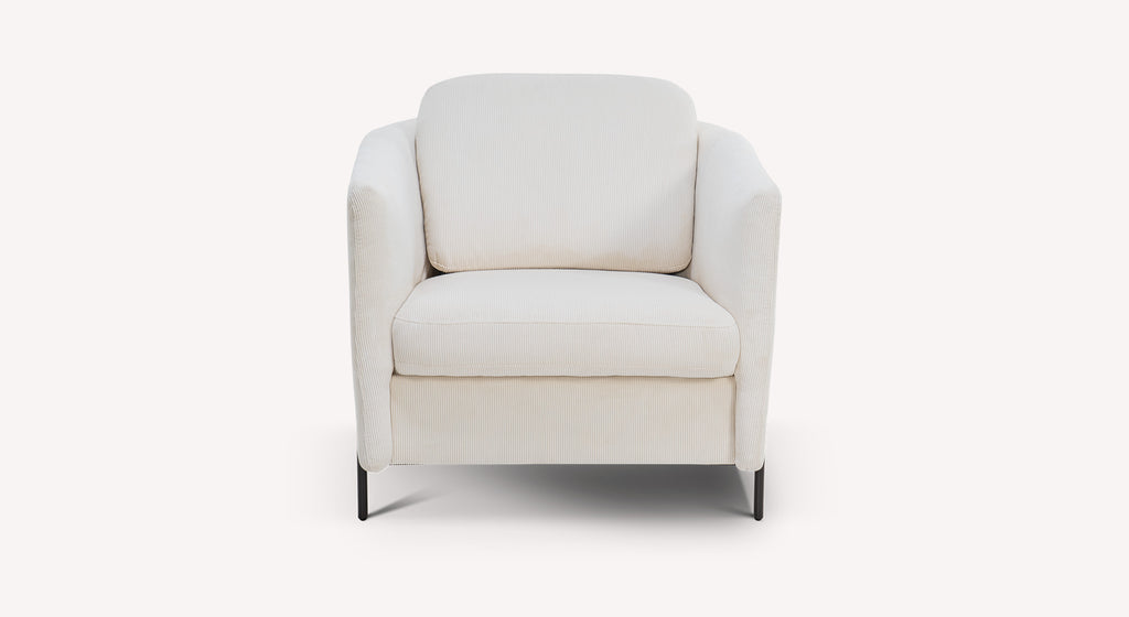 Fauteuil en velours blanc Teatro Nata avec accoudoirs arrondis et pieds noirs, vu de face