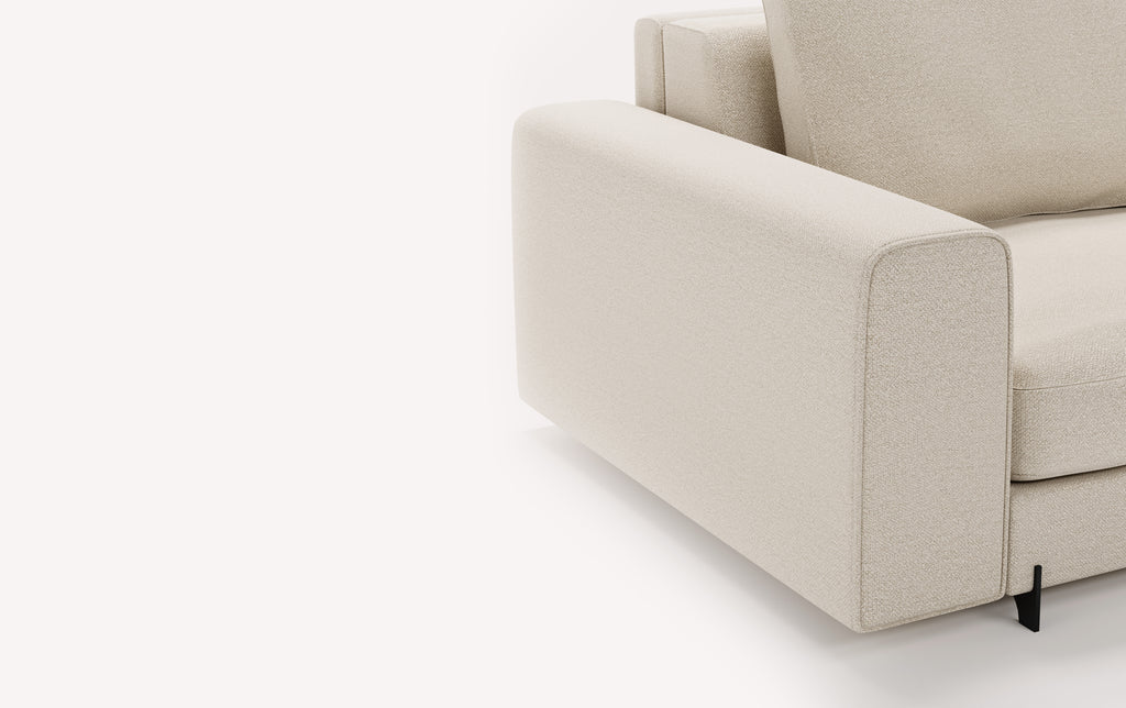 Accoudoir large du canapé Nelly en tissu beige, design moderne