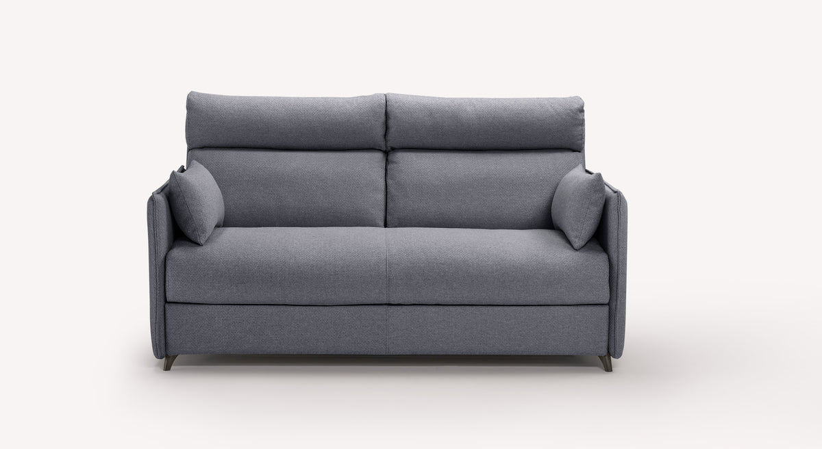Canapé convertible en tissu gris Bentley Storm, modèle Cody, avec accoudoirs et coussins assortis