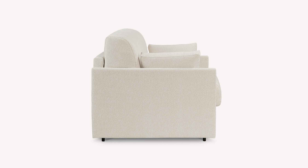 Fauteuil JERRY Compact Misterio Ivoire en tissu ivoire, design compact et épuré, idéal pour un intérieur moderne et confortable.