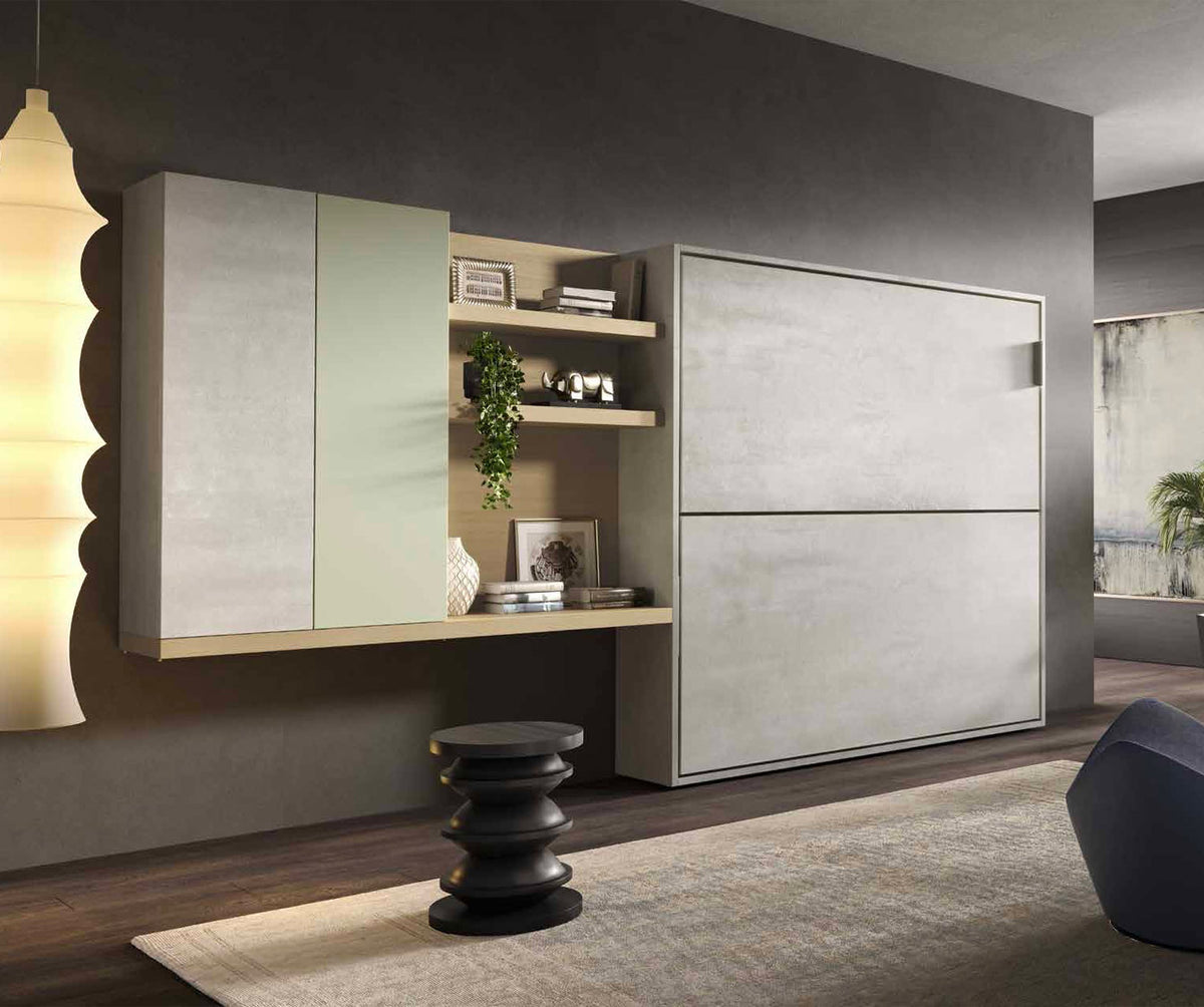Espace de séjour moderne avec armoire-lit escamotable et espace de rangement mural, conçu dans des matériaux tendances, présenté dans la collection LUCY DUO +50 coloris & matériaux.