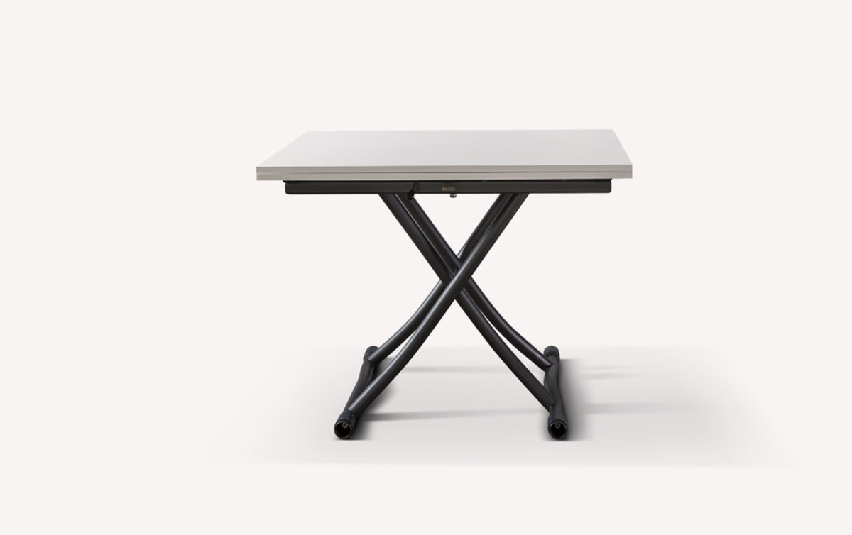 Table extensible design avec plateau blanc effet mélaminé et structure en métal noir, modèle SYDNEY Mélaminé Bianco spatolato, solution pratique pour optimiser l'espace.