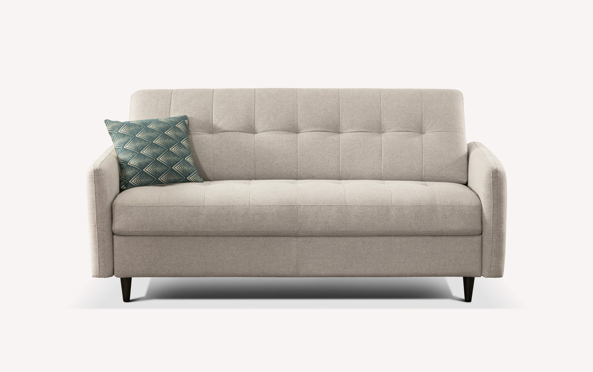 Lot canapé et fauteuil SOHO Austin Silver en tissu gris clair avec un design moderne et épuré, accompagné d'un coussin décoratif bleu, idéal pour un salon contemporain.