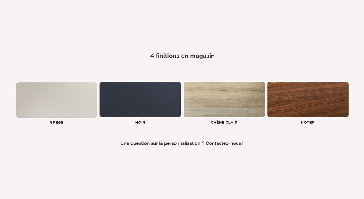 Échantillons de quatre finitions pour la NELLY Bibliothèque Innuendo Cuivre : grège, noir, chêne clair et noyer, pour personnaliser selon vos goûts.