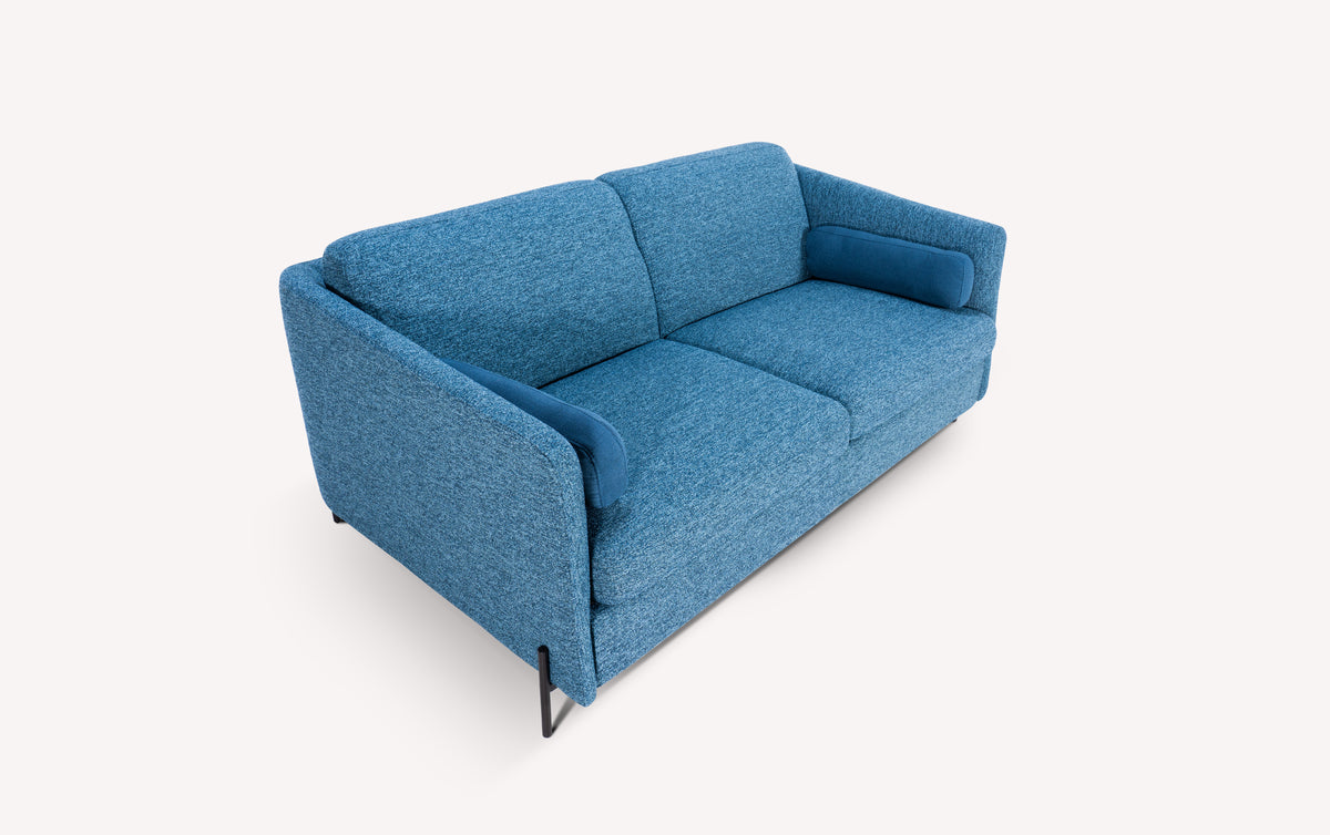 Lot canapé et pouf LAPP Shock Denim en tissu bleu denim, canapé convertible moderne avec structure métallique noire minimaliste.