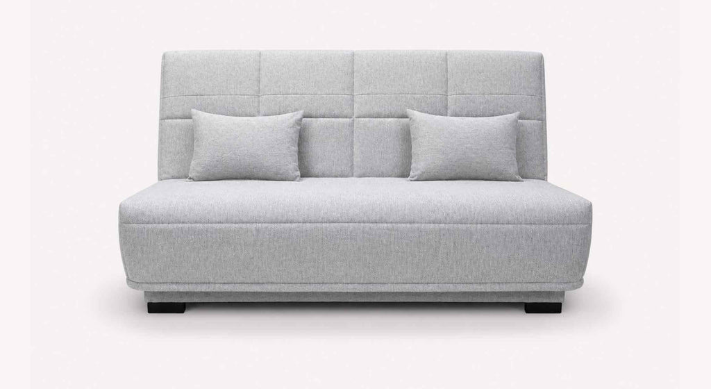 Canapé convertible clic-clac gris clair avec deux coussins assortis, design moderne et épuré, modèle MARIUS Aragon Perle idéal pour couchage quotidien.