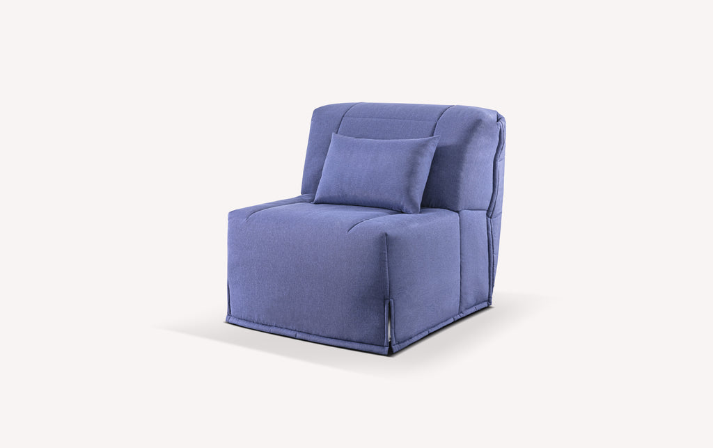 Banquette BZ modèle Simone en tissu Preston bleu foncé, avec coussin assorti, sur fond blanc