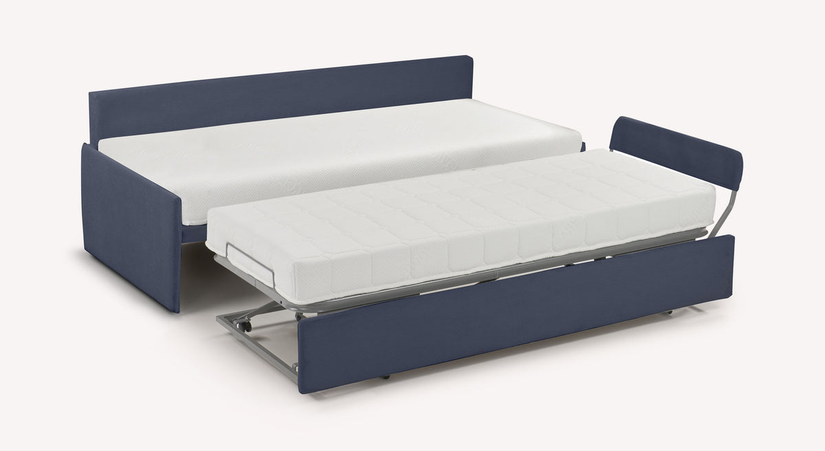 Canapé-lit bleu avec matelas blanc, modèle Gaia Teatro Ocean, en position dépliée