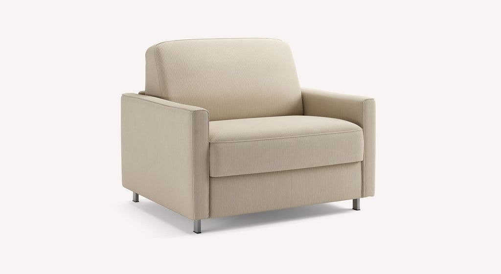 Fauteuil JIMMY Teatro Sand avec design épuré en tissu beige sable, assise confortable et pieds métalliques, idéal pour un salon moderne.