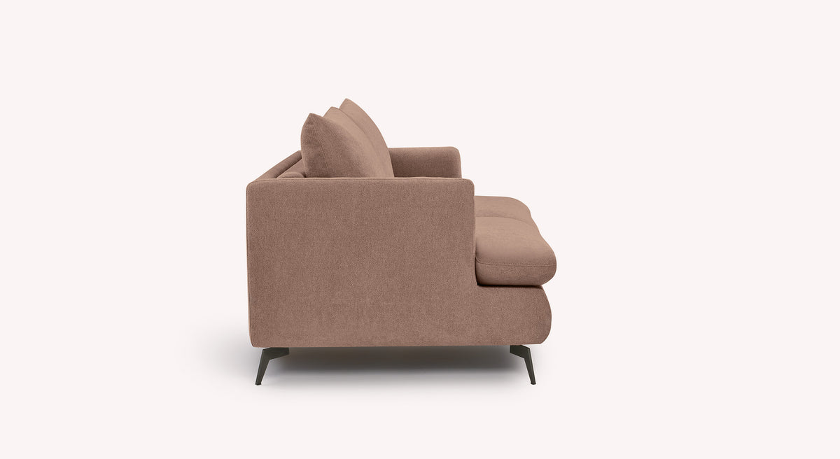Canapé convertible QUEEN Fixe Innuendo Vieux Rose avec tissu doux, design moderne et structure solide sur pieds métalliques noirs, adapté pour un couchage quotidien.