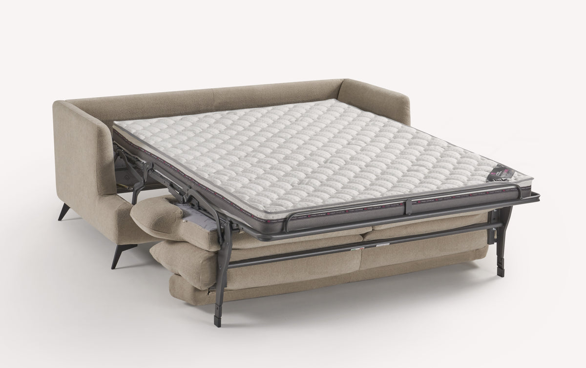 Canapé convertible en tissu Innuendo beige avec matelas déplié, modèle Queen