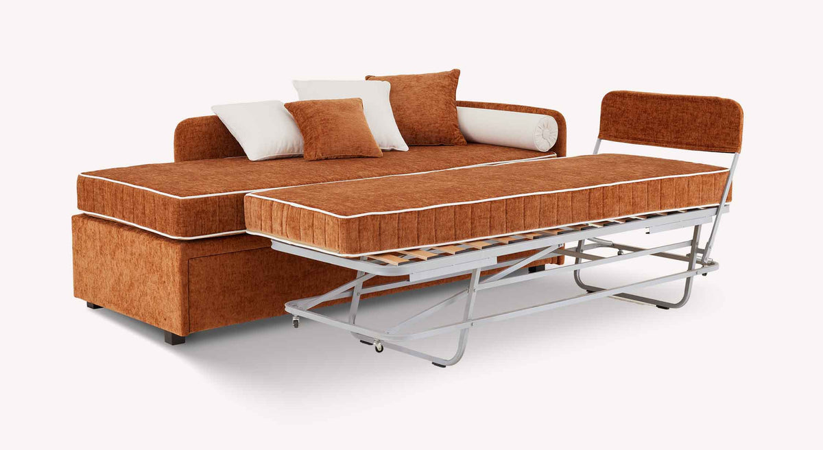 Lit gigogne NOLAN 250 tissus au choix en tissu orange avec structure métallique grise, convertible en couchage d'appoint pratique et moderne.