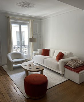 Canapé convertible blanc Baker dans un salon haussmannien 